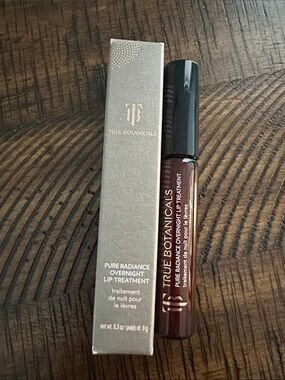 True Botanicals Pure Radiance Overnight Lip Treatment